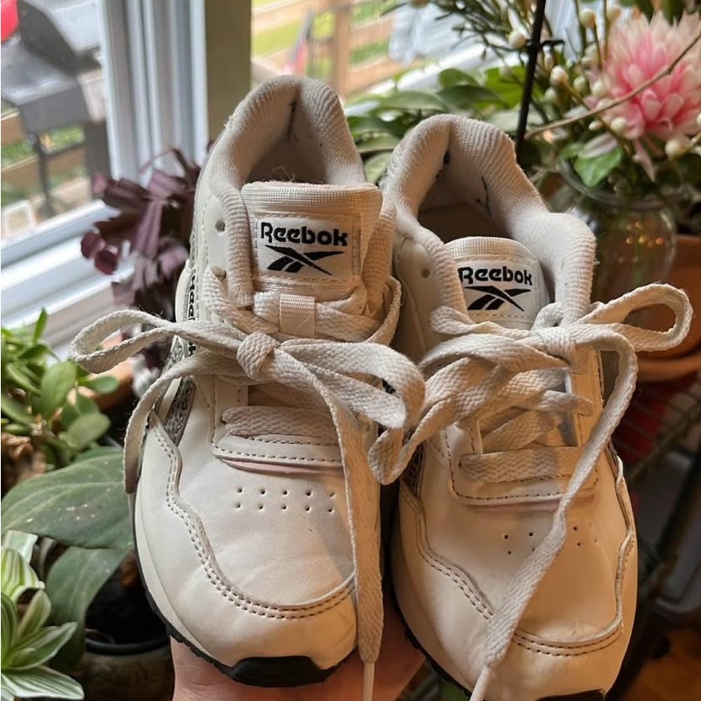 Toddler Reebok - size 11 - Picture 2 of 3